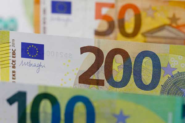 特朗普本月将从加密货币和模因币中筹集数百万美元